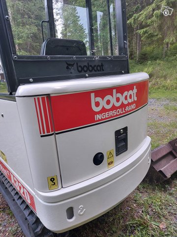Bobcat 320 2