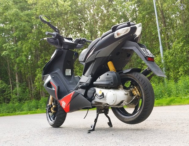 Aprilia SR 50 Racing 2