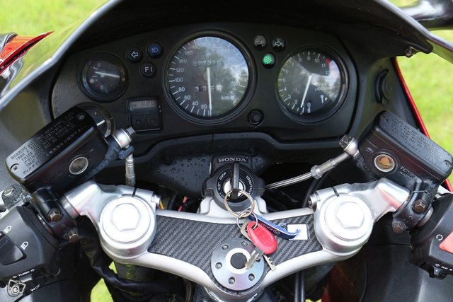 Honda CBR 1100 super blackbird 5