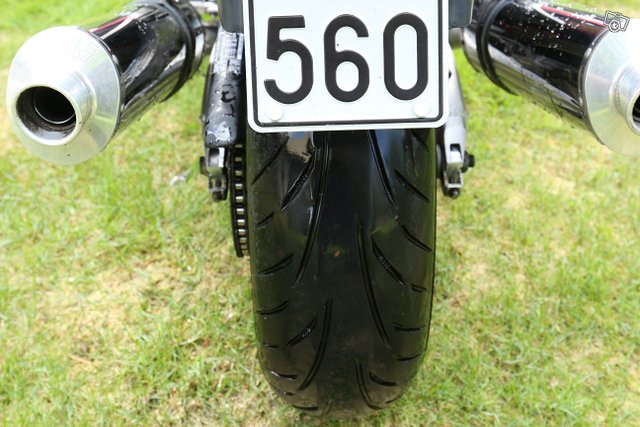Honda CBR 1100 super blackbird 6