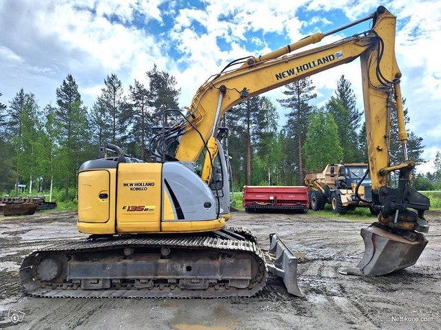 New Holland E135BSR-2 PYÖRITTÄJÄLLÄ 5