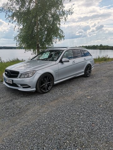 Mercedes-Benz C-sarja, kuva 1