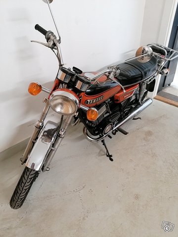 Yamaha R5 350 Museomoottoripyörä, kuva 1