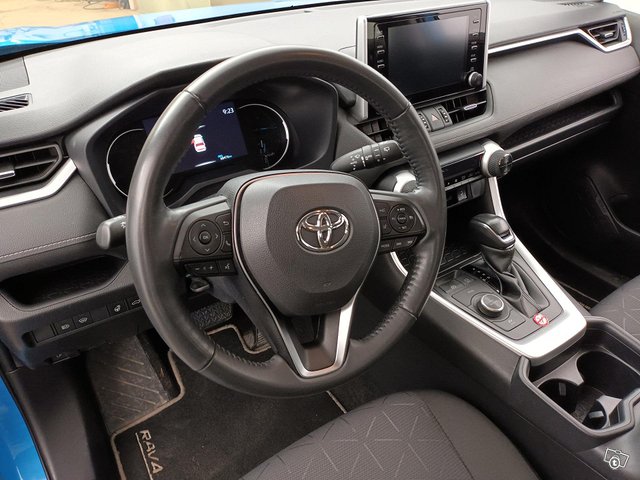 Toyota RAV4 9