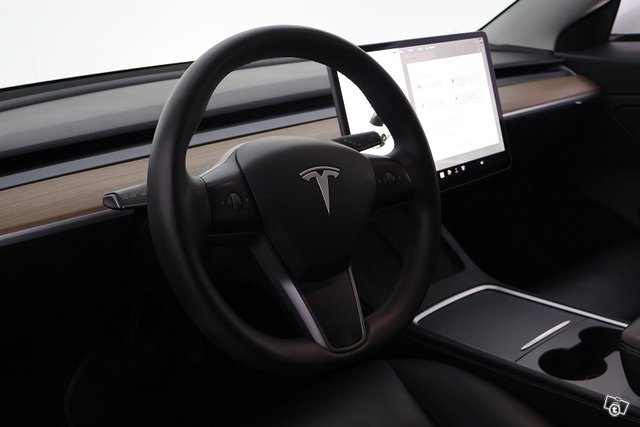 Tesla Model 3 12