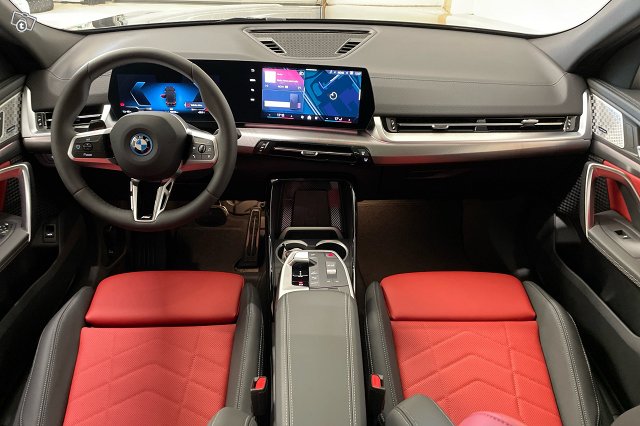 BMW IX2 8