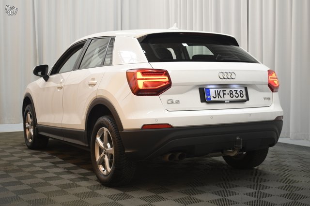 Audi Q2 5