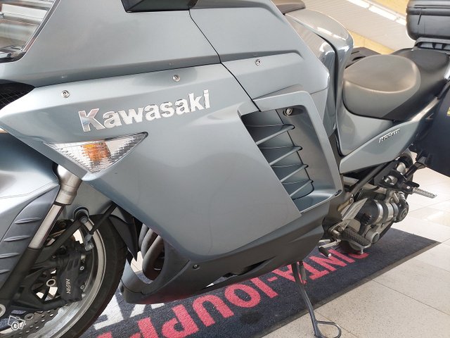 Kawasaki GTR 6