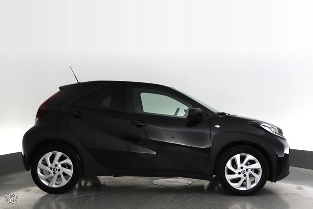 Toyota Aygo X 6