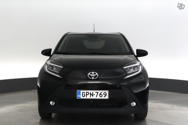 Toyota Aygo X 8