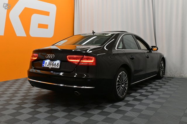 Audi A8 7