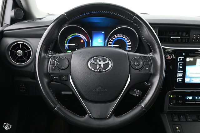 Toyota Auris 22