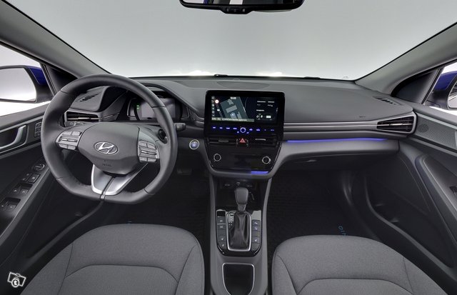 Hyundai IONIQ Hybrid 8