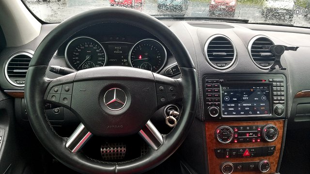 Mercedes-Benz GL 23