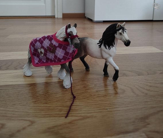 Schleich hevoset