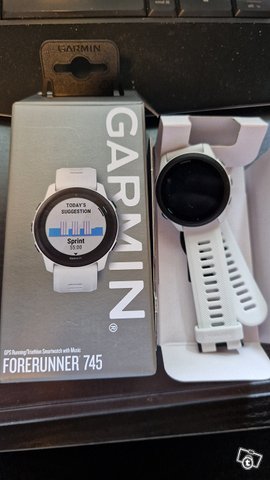 Garmin Forerunner 745