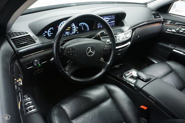 Mercedes-Benz S 13