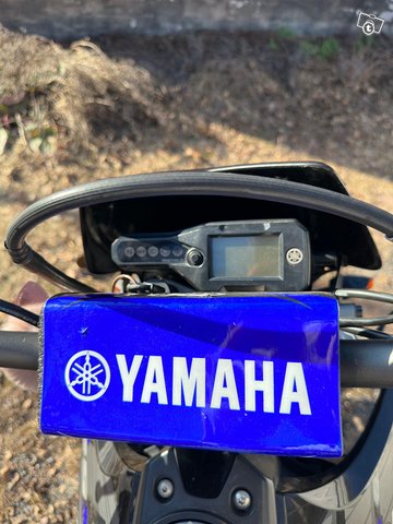 Yamaha WR 8