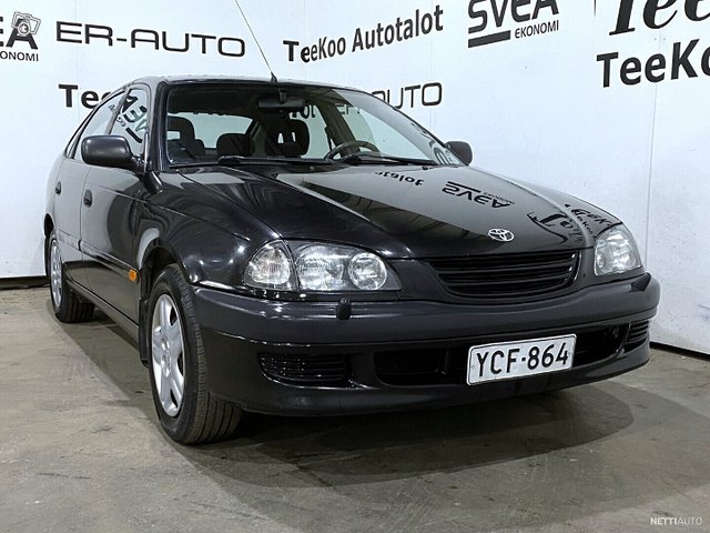 Toyota Avensis 2