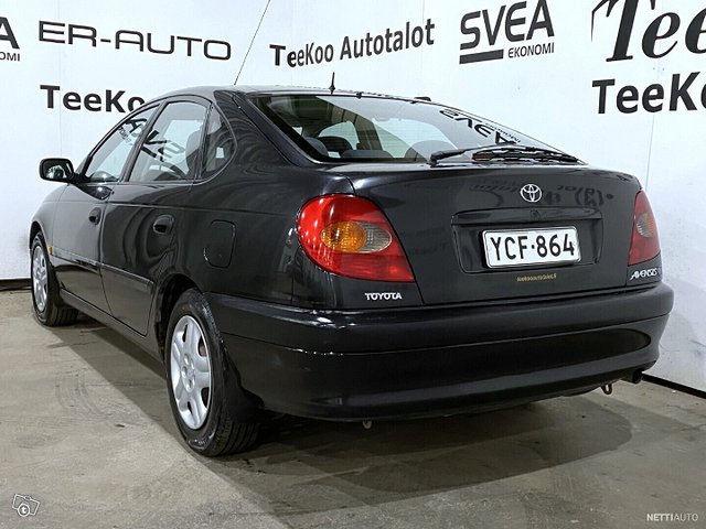 Toyota Avensis 4