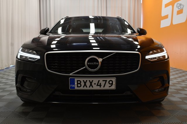 Volvo V90 2