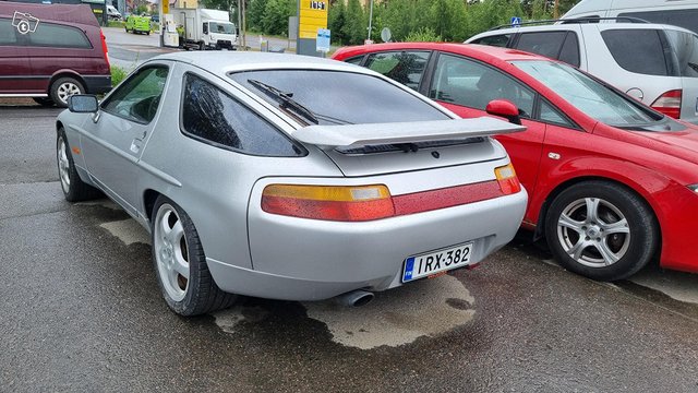 Porsche 928 6