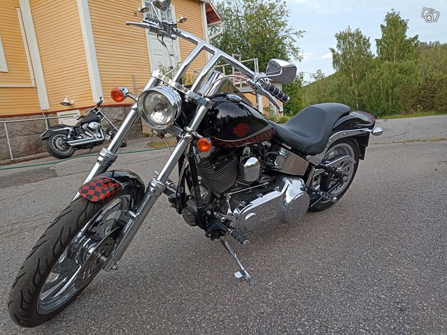 Harley-Davidson Softail (FXSTC Custom), kuva 1