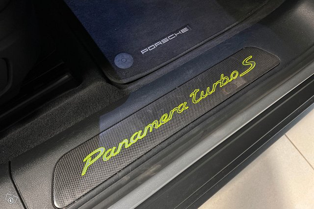 Porsche Panamera 25