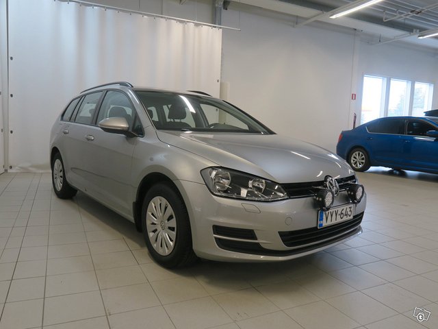 VOLKSWAGEN Golf 8