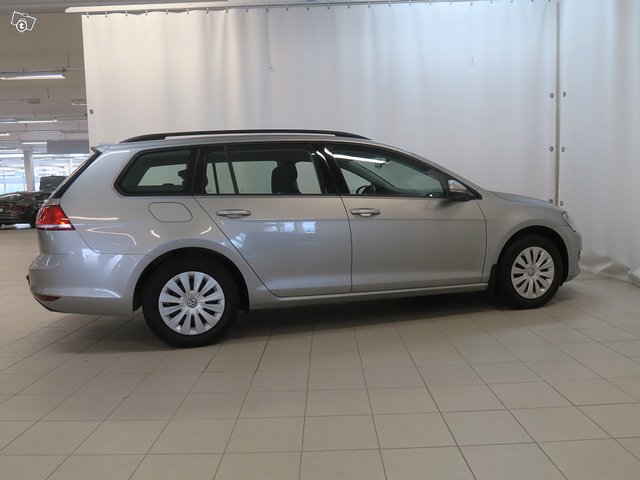 VOLKSWAGEN Golf 9