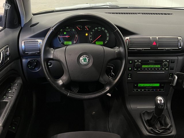 Skoda Superb 9