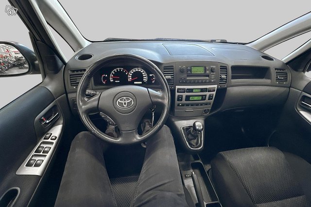 Toyota Corolla Verso 13