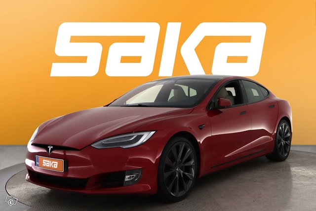 Tesla Model S 4