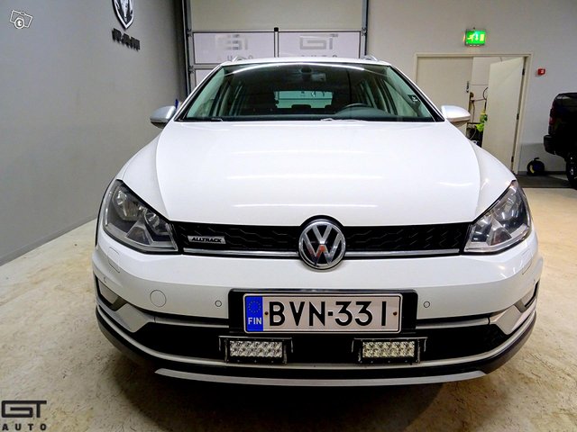 Volkswagen Golf 19