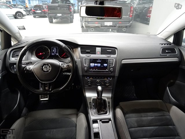 Volkswagen Golf 22