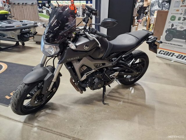 Yamaha MT-09 6