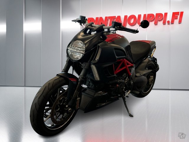 Ducati Diavel ABS 5
