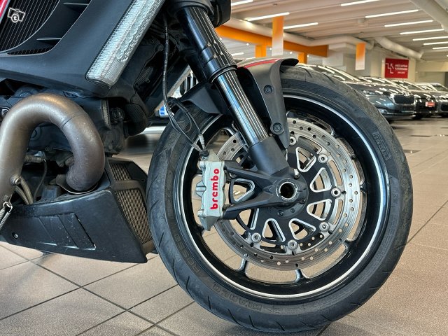 Ducati Diavel ABS 6