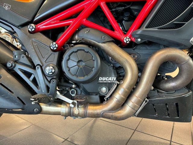 Ducati Diavel ABS 9