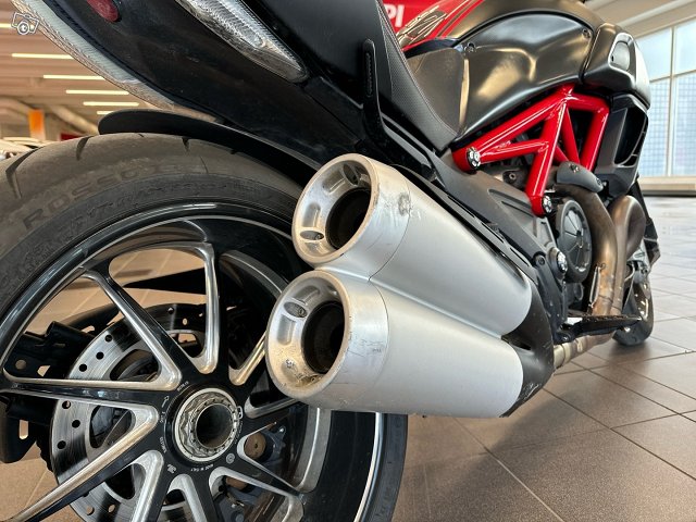 Ducati Diavel ABS 10