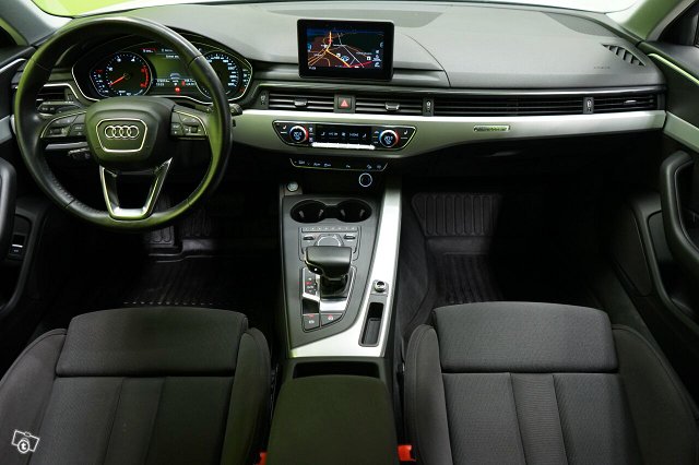 Audi A4 Allroad 8