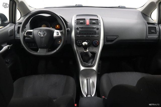 Toyota Auris 14