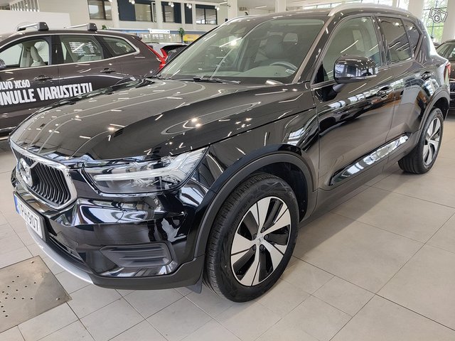 VOLVO XC40 1