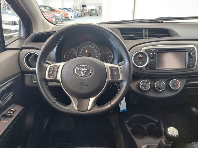 Toyota Yaris 15