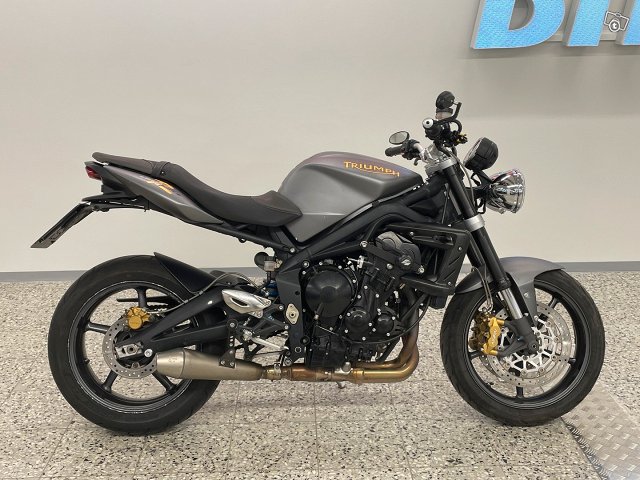 Triumph STREET TRIPLE 3