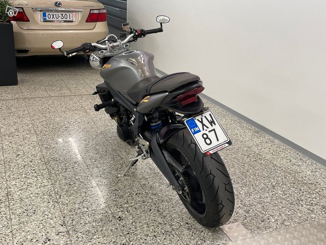 Triumph STREET TRIPLE 5