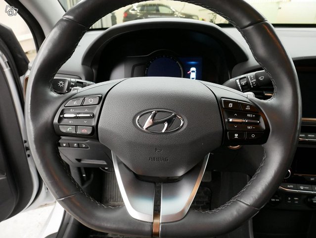 Hyundai Ioniq Electric 12
