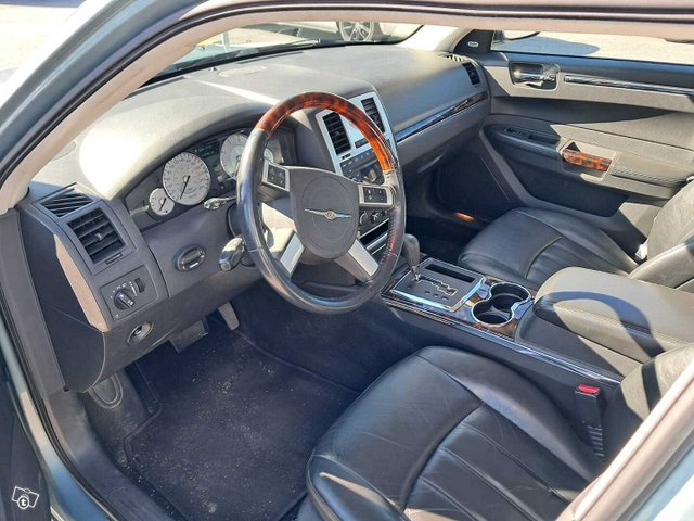 Chrysler 300C 3