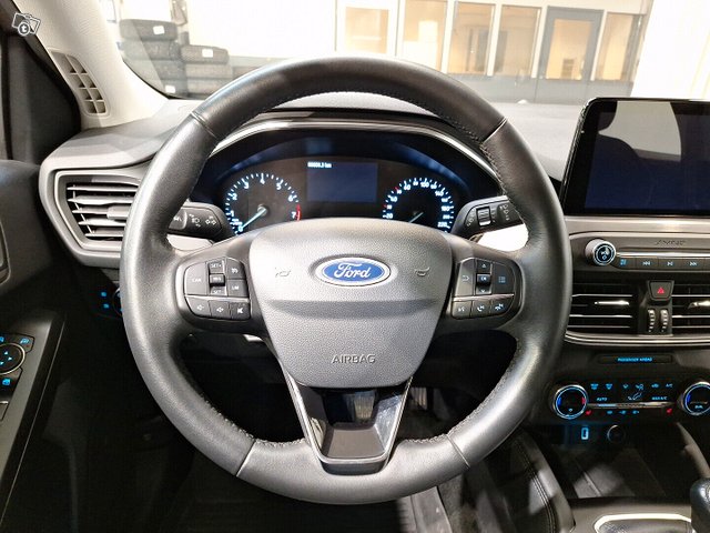 Ford Focus 10