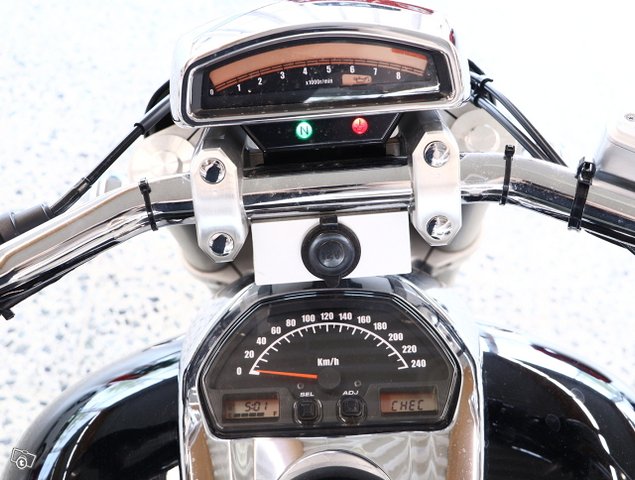 Suzuki INTRUDER 8